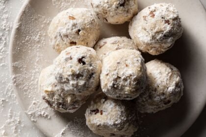 Martha Stewart Noel Nut Balls Recipe