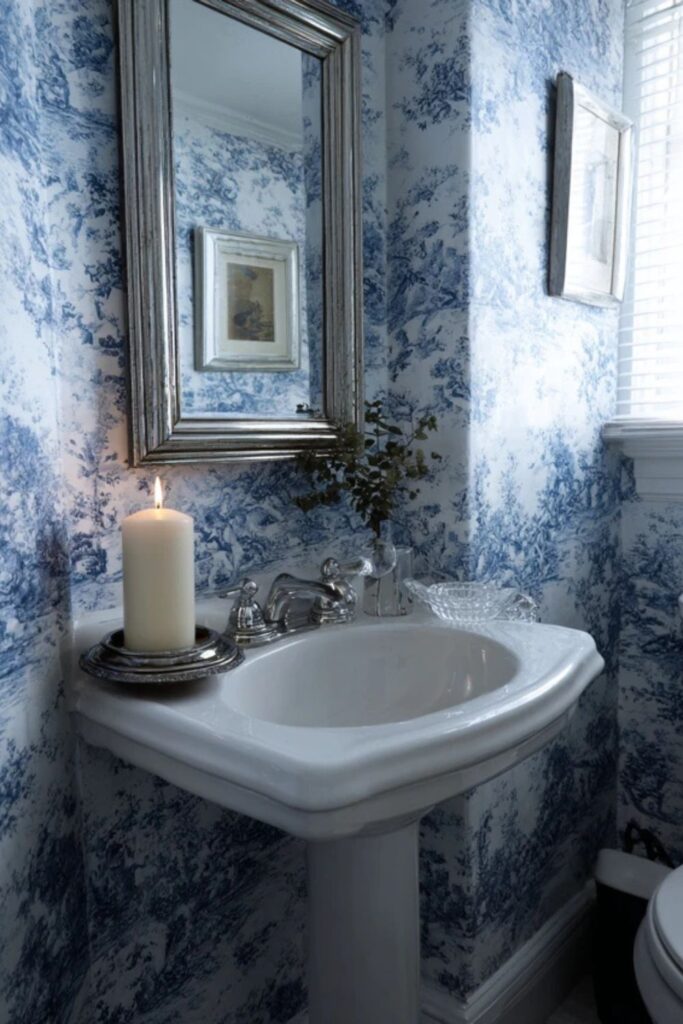 Toile de Jouy in a Single Room